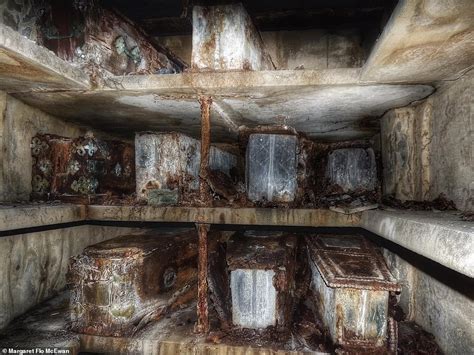 Eerie pictures show coffins lying in dusty London catacombs - Big World ...