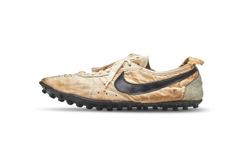 NIKE | NIKE WAFFLE RACING FLAT | MOON SHOE | SIZE 12.5 | Stadium Goods ...