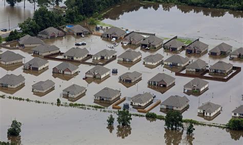 Louisiana Flood Seen Costing Up to $15 Billion, Mostly Uninsured ...