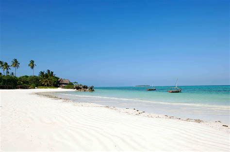 How to choose an African beach destination - Mauritius v Zanzibar