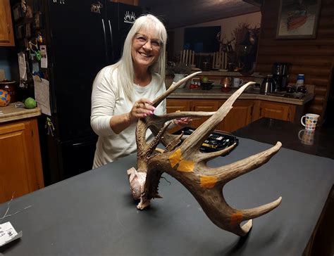 Ohio Hunter Tags a New Women's State-Record Crossbow Buck | Outdoor Life