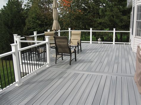 Staining the deck before and after – Artofit