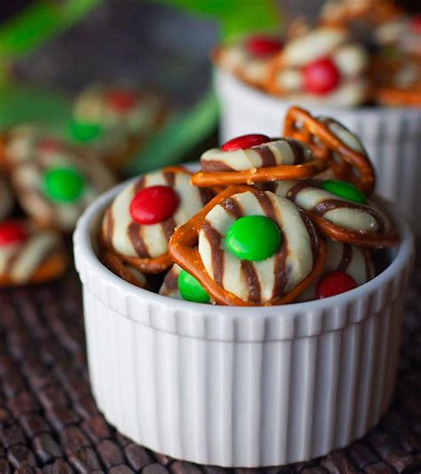 Holiday Pretzel Bites Recipe - Pinch of Yum