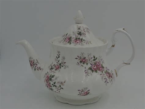 Vintage Royal Albert Lavender Rose Teapot Bone China Pink Roses