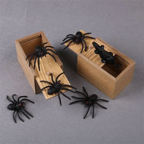 Aliexpress.com : Buy Novelty Hilarious Scary Box Spider Prank Wooden ...