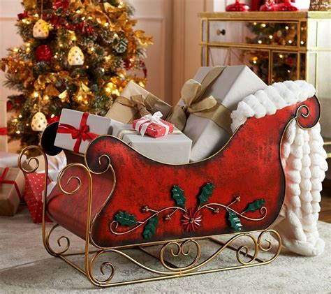 Christmas decorating ideas - love this adorable metal sleigh! How fun ...