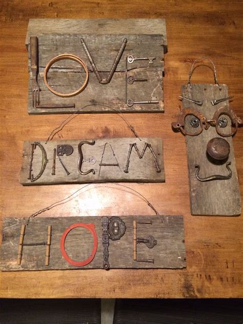 Recycled art, Junk art, Pallet crafts