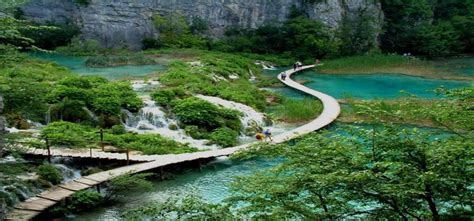 Admire the famous Vietnam national parks