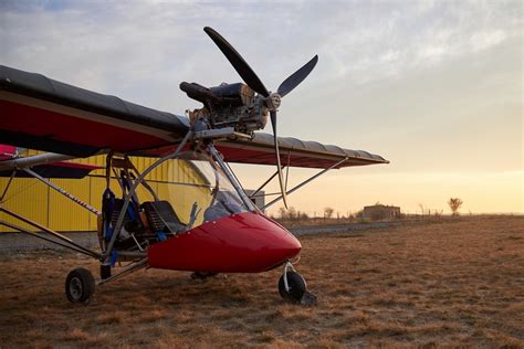 7 Different Types of Small Airplanes and Their Features - Mind Tweaks