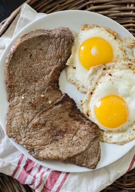 3-Ingredient Steak and Eggs Recipe (Keto & Low Carb) - Maebells