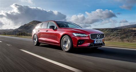 Volvo V60 estate (2019) new car ratings and reviews