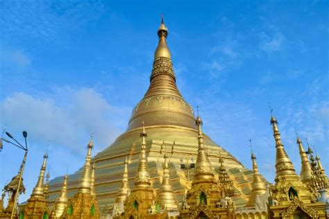 Shwedagon Pagoda - Inside a World of Gold - A Walk in the World