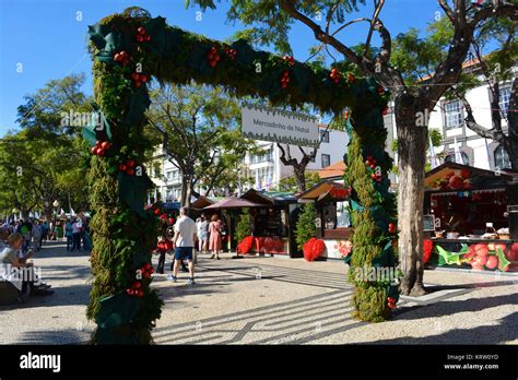 Mercadinho de Natal, the Christmas Market on the esplanade of Avenida ...