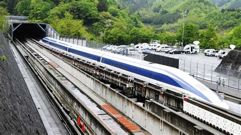 Japan's Maglev Train breaks World Record with 600km/h Speed - YouTube