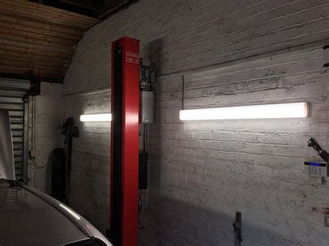 Best LED Garage Lights 2019 [Lighting Ideas For Workshop]