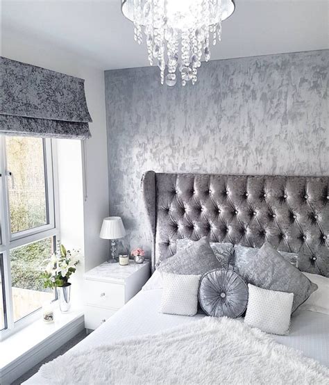 20+ Modern Grey And White Bedroom – HomeDecorish