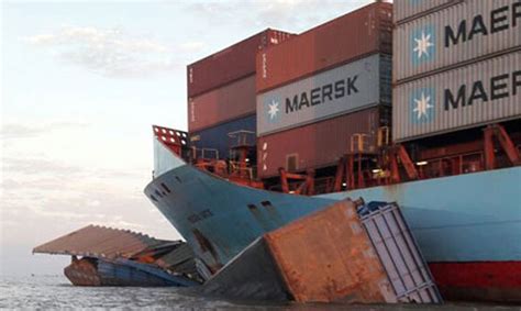 Maersk container ship collided with tug-pushed vessels, 9 people missing