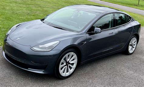 2022 Tesla Model 3 Standard Range Plus RWD - Find My Electric