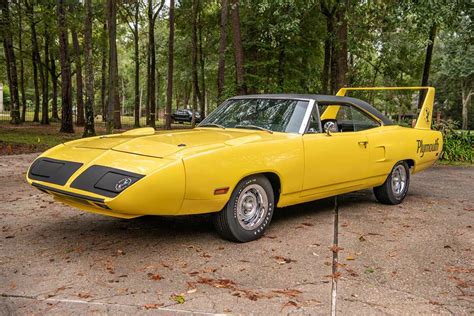 Ценник за отреставрированный Plymouth Superbird 1969 перевалил за 8 млн