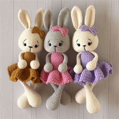 Cute bunny amigurumi in dress: free pattern | Amiguroom Toys