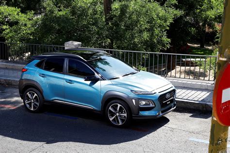 Hyundai Kona small SUV revealed, with electric version to come