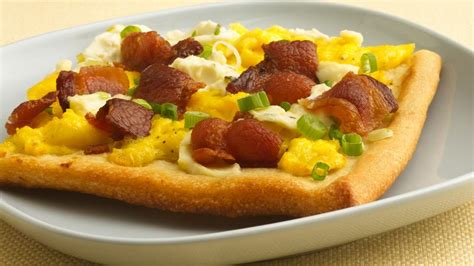 Easy Breakfast Pizza Recipe - Pillsbury.com