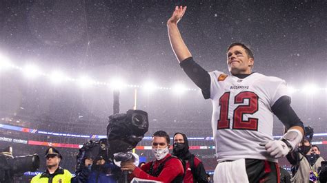 'Very emotional week' for Tom Brady concludes with surreal Buccaneers ...