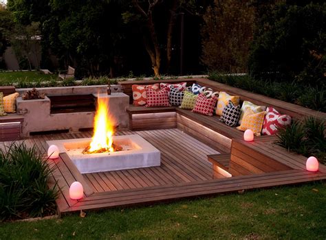 10+ Fire Pit On Deck Ideas – HOMYRACKS