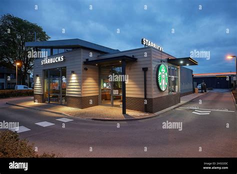 Starbucks drive through stores hi-res stock photography and images - Alamy