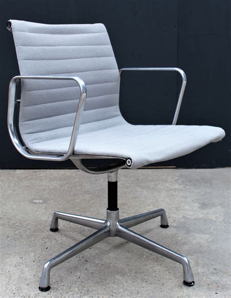 EA 108 office chair by Charles & Ray Eames for Herman Miller, 1960s ...