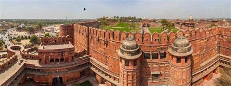 Agra Fort - Architecture, History, Facts & Visit Timing, Entry Fees