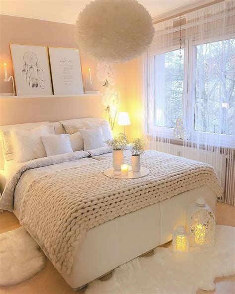 Modern Bedroom Ideas With White Furniture - Design Corral