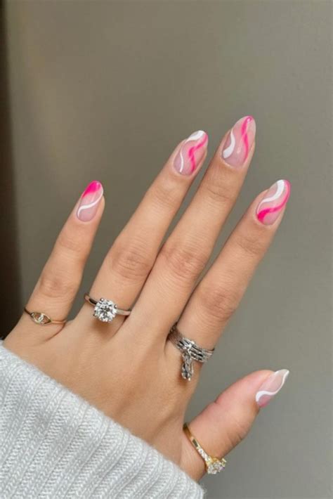 35 Cute Oval Nails Art Designs for Summer Nails 2021