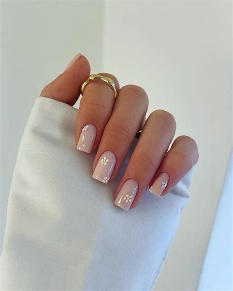 25 Simple Nail Designs 2023 - Easy Nail Art Trends to Try