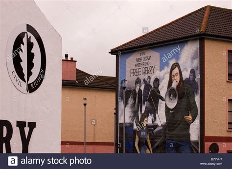 free derry murals, bogside, derry, northern ireland Stock Photo - Alamy