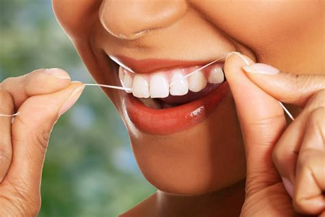 Proper Flossing Techniques You Should Be Using | Distinctive Dental ...