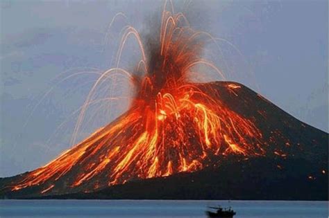 Stromboli Volcano - Historical Views - Earth Watching