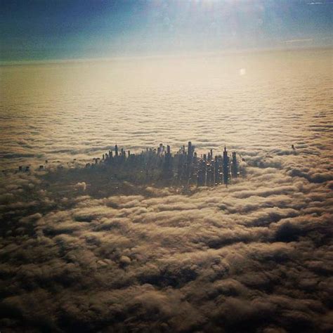 This is what Chicago looks like from 30,000 feet. : r/pics