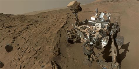 Here's How NASA's Curiosity Rover Took That 'Selfie' Without Getting ...