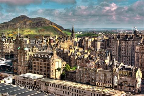 The Old Town Edinburgh Scotland - Photorator