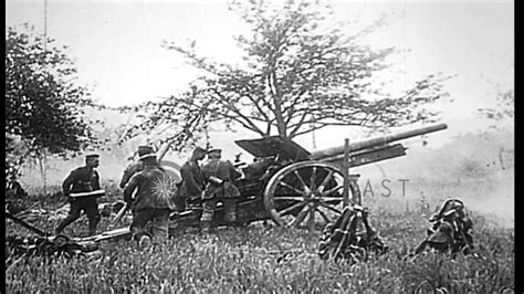 German field artillery covering infantry advance during World War I HD ...