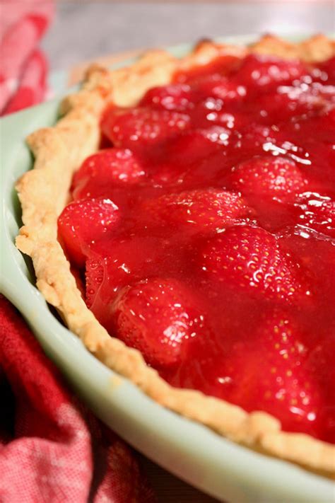 strawberry glazed pie - HomeEc@Home