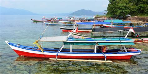 Nelayan Bengkulu Selatan Dibantu Perahu Tempel | Bengkuluinteraktif.com