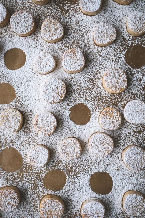 Ricciarelli (Italian Almond Cookies) | Recipe | Italian almond cookies ...