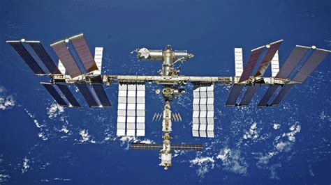 Russian, NASA Astronauts ‘Fight It Out’ At International Space Station ...