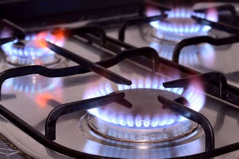 Gas stoves can generate unsafe levels of indoor air pollution in 2020 ...