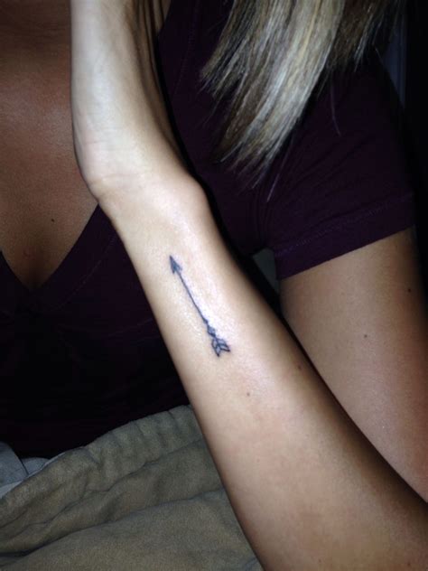 #tattoo #arrow #wrist | Small arrow tattoos, Arrow tattoos, Wrist ...