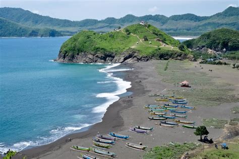 Pantai Payangan Uniknya Pantai Nelayan di Jember Jawa Timur - Jawa Timur