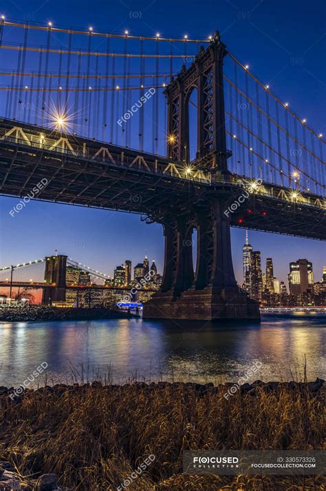 Manhattan Bridge at sunset, Brooklyn Bridge Park; Brooklyn, New York ...