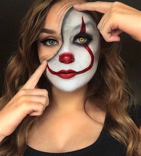 Trendy Clown Makeup Idea for Halloween 2018 | Cool halloween makeup ...